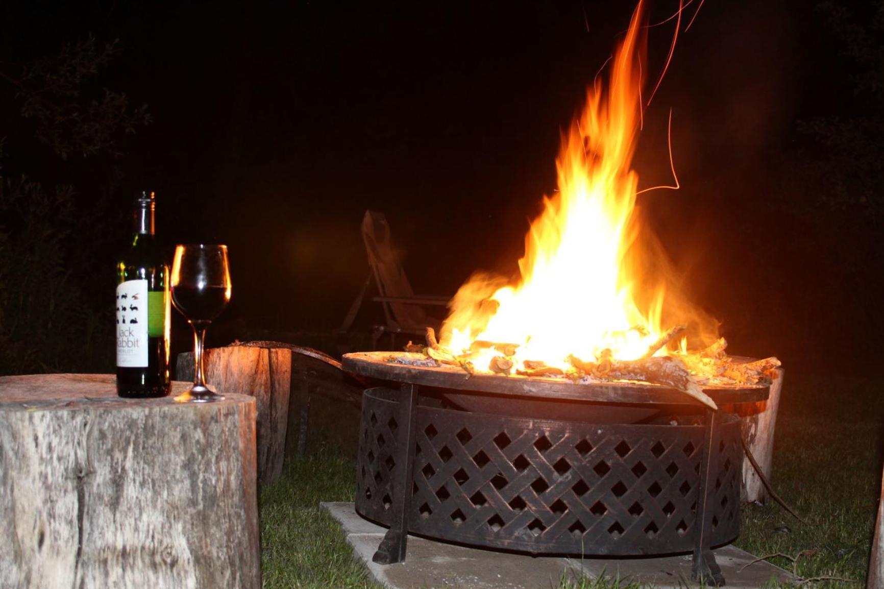 فندق Rum Bridge "Patsy'S" Family Glamping Pod كلير المظهر الخارجي الصورة