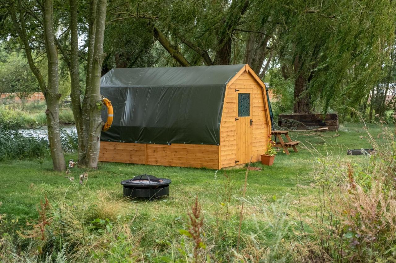 فندق Rum Bridge "Patsy'S" Family Glamping Pod كلير المظهر الخارجي الصورة